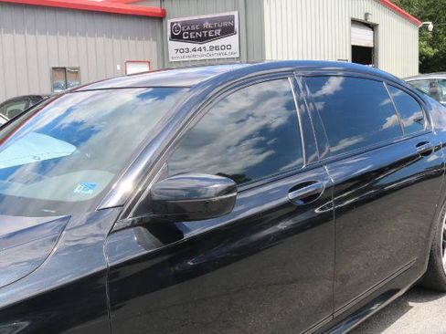 Used 2019 BMW 740i w/ M Sport Package RWD image 4