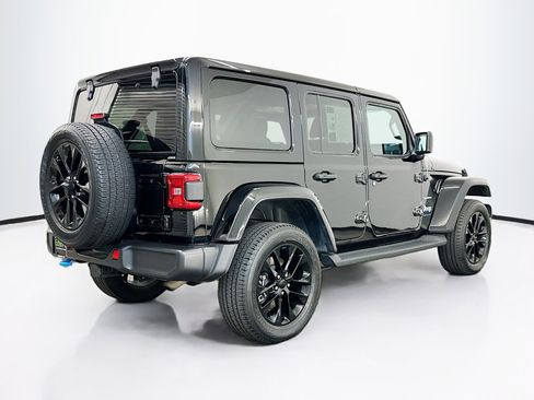 Used 2023 Jeep Wrangler Sahara image 9