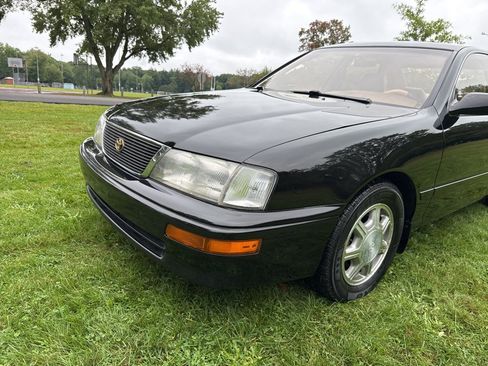 Used 1995 Toyota Avalon XLS FWD image 9