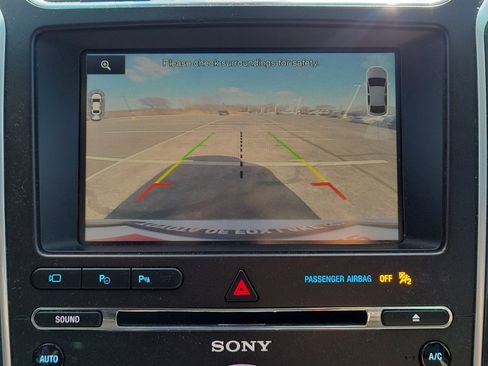 Used 2016 Ford Explorer Platinum image 32