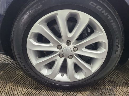 Used 2016 Land Rover Range Rover HSE image 18