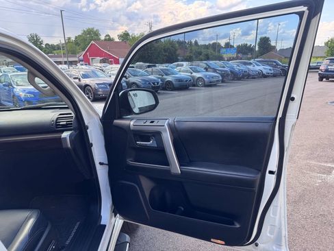 Used 2014 Toyota 4Runner Limited AWD/4WD image 15