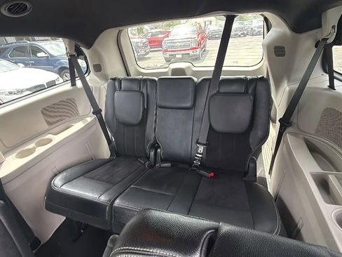Used 2018 Dodge Grand Caravan SXT FWD image 21