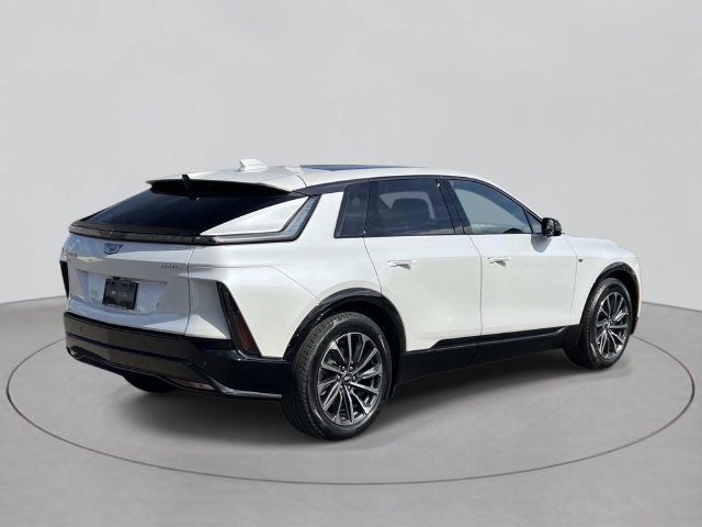 Used 2024 Cadillac Lyriq Sport w/ LPO, Floor Liner Package AWD/4WD image 4