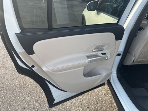 Used 2023 Mercedes-Benz GLB 250 GLB 250 image 10