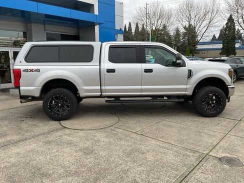 Used 2019 Ford F250 XLT image 9