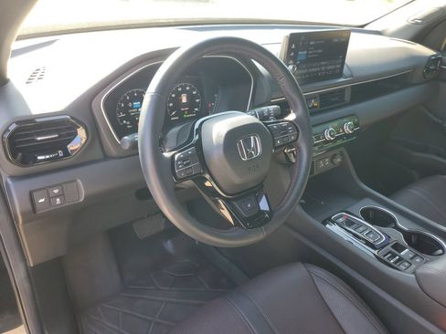 Used 2025 Honda Pilot Black Edition image 15