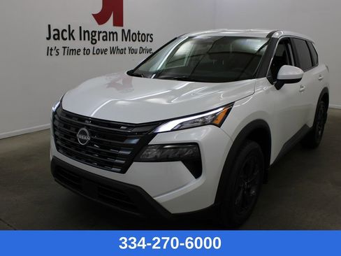 New 2026 Nissan Rogue SV FWD image 1