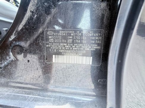 Used 2013 Hyundai Elantra Limited FWD image 18