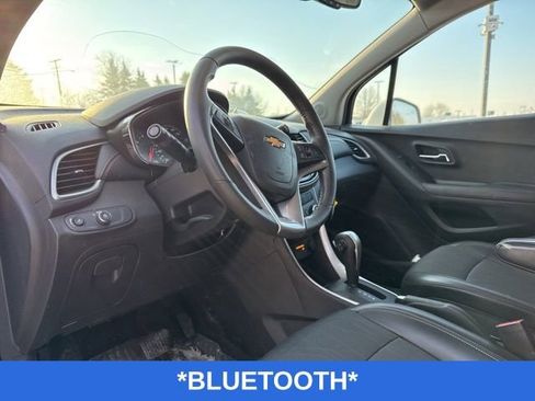 Used 2020 Chevrolet Trax LT w/ Driver Confidence Package image 7