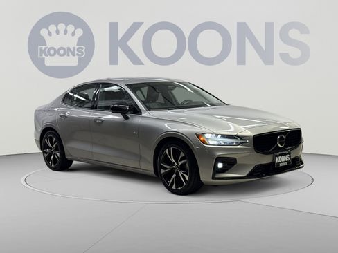 Used 2024 Volvo S60 B5 Core FWD image 22