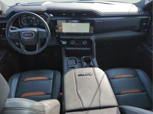 Used 2024 GMC Sierra 2500 AT4 w/ Technology Package AWD/4WD image 13