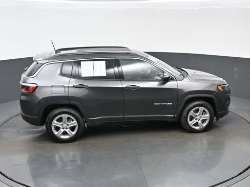 Used 2023 Jeep Compass Latitude w/ Convenience Group AWD/4WD image 41