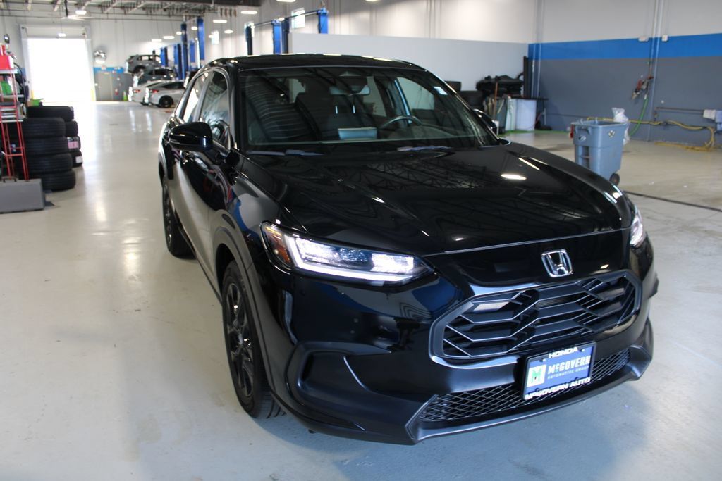 Used 2024 Honda HR-V Sport image 3