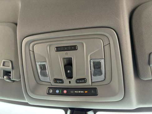 Used 2021 Chevrolet Silverado 1500 LTZ AWD/4WD image 12