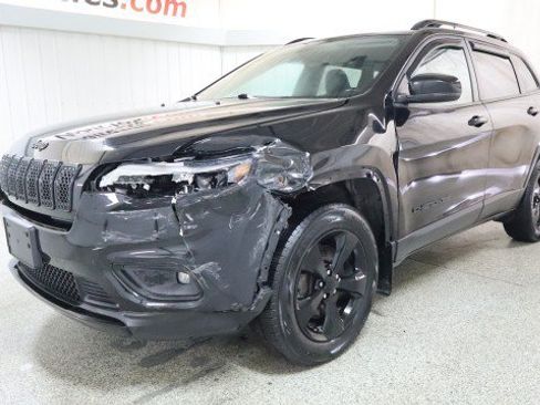 Used 2020 Jeep Cherokee Latitude Plus AWD/4WD image 2