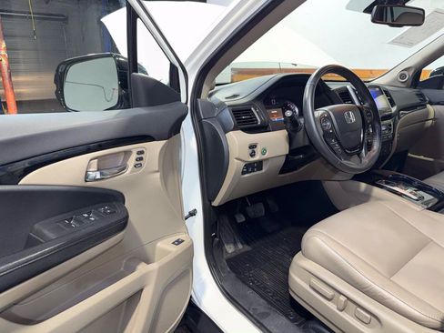 Used 2017 Honda Pilot Touring image 15