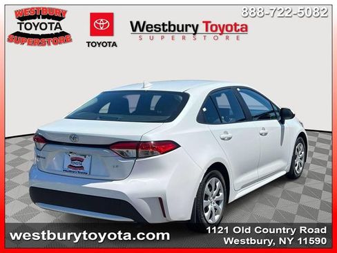 Used 2022 Toyota Corolla LE FWD image 6