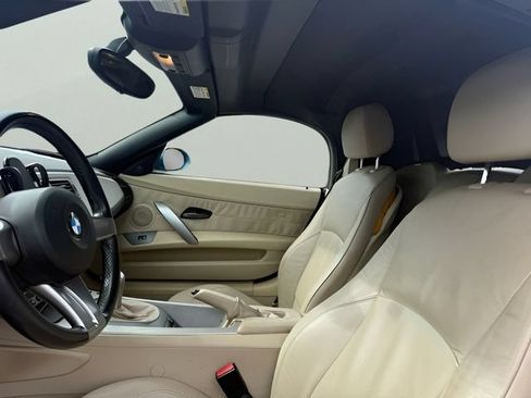 Used 2003 BMW Z4 3.0i RWD image 11