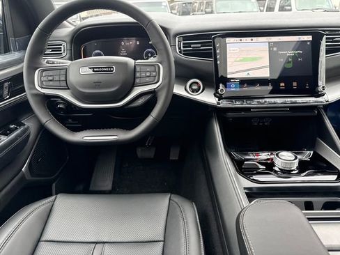 New 2026 Jeep Grand Wagoneer L 4WD w/ Premium Group I image 19
