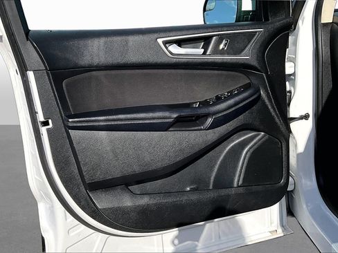 Used 2018 Ford Edge SEL FWD image 16