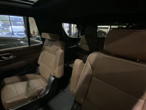 Used 2023 Chevrolet Tahoe High Country RWD image 5