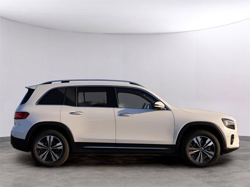 New 2026 Mercedes-Benz GLB 250 4MATIC image 4