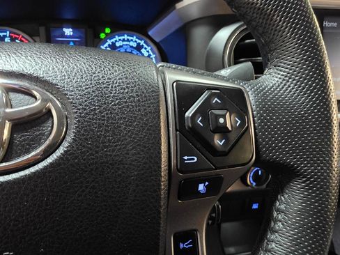 Used 2021 Toyota Tacoma SR5 AWD/4WD image 29