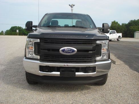 Used 2019 Ford F250 XL w/ XL Value Package AWD/4WD image 3