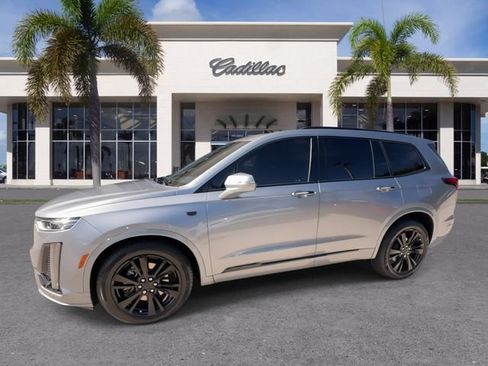 Certified 2024 Cadillac XT6 Premium Luxury FWD image 7