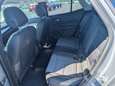 Used 2024 Chevrolet Trax LT w/ Driver Confidence Package FWD image 10