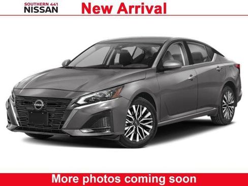 Certified 2024 Nissan Altima 2.5 SV FWD image 1