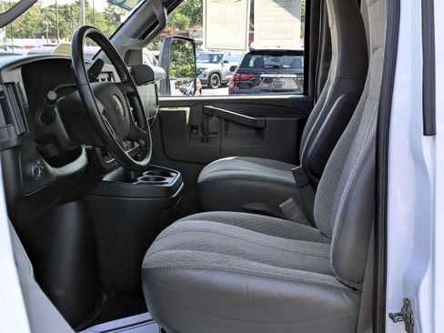 Used 2023 Chevrolet Express 3500 w/ Power Convenience Package RWD image 8