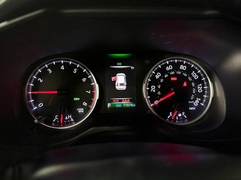 Used 2020 Toyota RAV4 XLE w/ Convenience Package AWD/4WD image 13