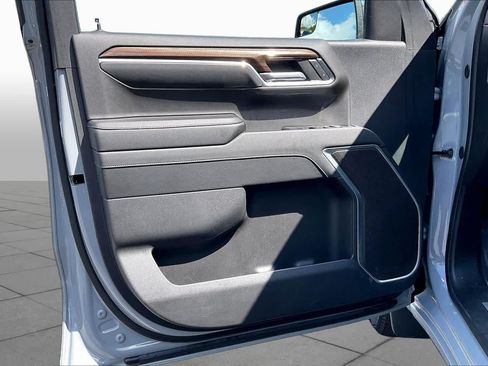 Used 2024 Chevrolet Silverado 1500 LT AWD/4WD image 22