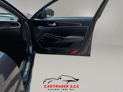 Used 2019 Kia Cadenza Technology FWD image 17