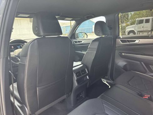 Certified 2024 Volkswagen Atlas Cross Sport SE FWD image 17