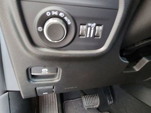 New 2023 Jeep Grand Cherokee L Laredo image 14