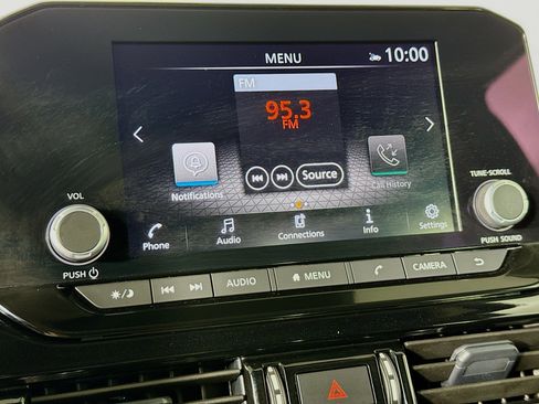 Used 2025 Nissan Pathfinder SV FWD image 16