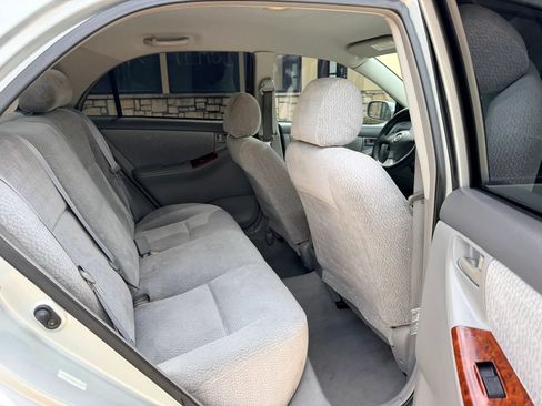 Used 2003 Toyota Corolla LE FWD image 12