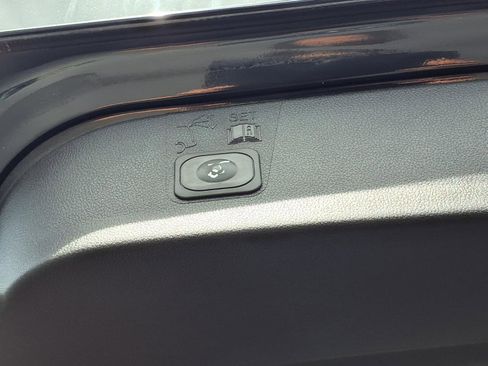 Used 2015 Ford Escape Titanium w/ Equipment Group 301A AWD/4WD image 22