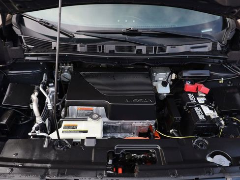 Used 2021 Nissan Leaf SV w/ SV Technology Package image 10