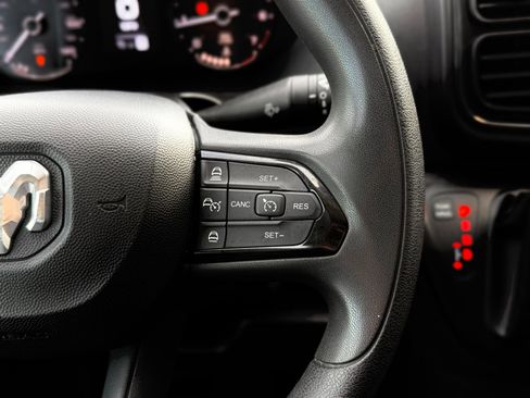 Used 2024 RAM ProMaster 2500 w/ Convenience Group image 36