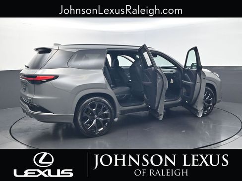 New 2026 Lexus TX 500h AWD image 31