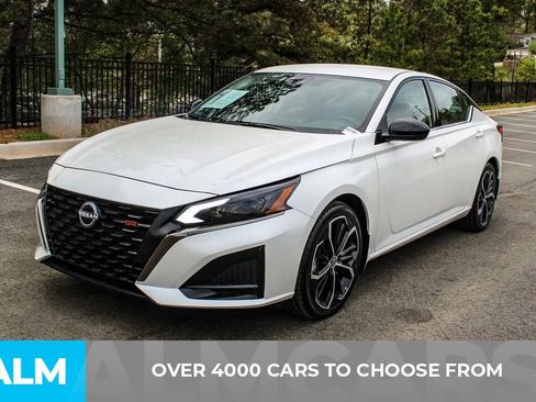 Used 2025 Nissan Altima 2.5 SR FWD image 3