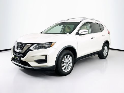 Used 2020 Nissan Rogue SV FWD image 3
