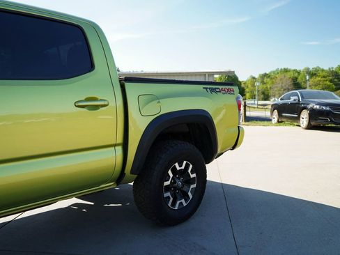 Used 2023 Toyota Tacoma TRD Off-Road w/ TRD Premium Off Road Package image 17