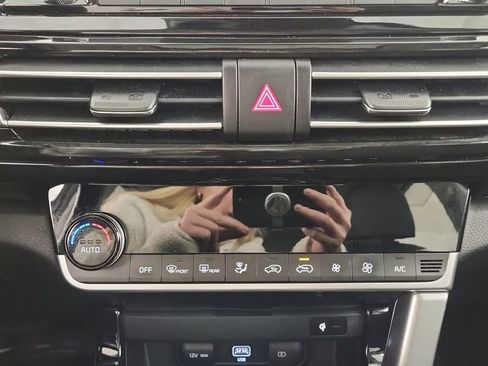 Used 2023 Kia Seltos EX image 17