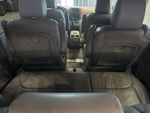 Used 2009 Toyota Sienna XLE Limited image 41