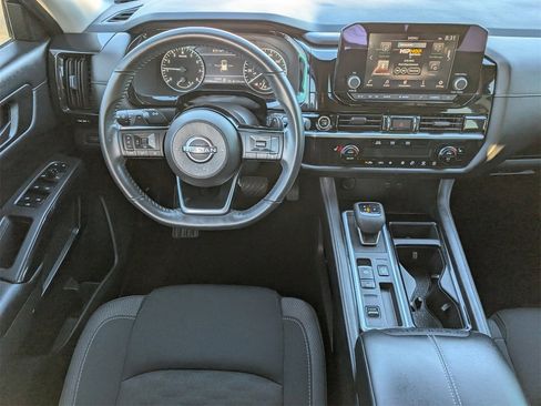 Certified 2023 Nissan Pathfinder SV image 10